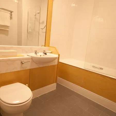 Dublin Airport Manor By Thekeycollections 3* Swords