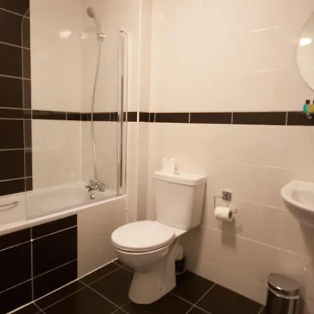 Dublin Airport Manor By Thekeycollections Bed & Breakfast