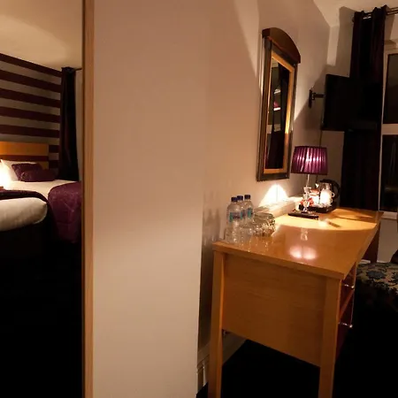 Bed & Breakfast Dublin Airport Manor By Thekeycollections 3*